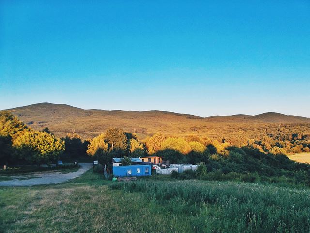 Загальний вид на табір проживання